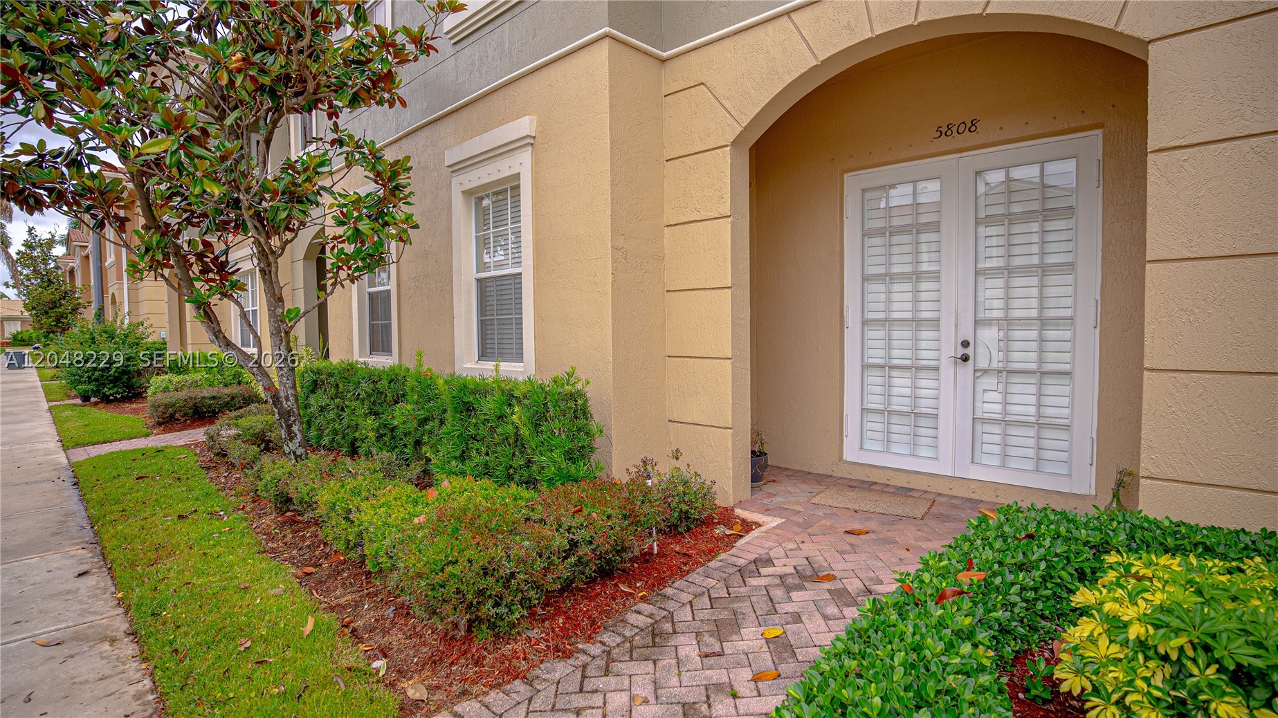 HAMPTON HILLS CONDO - Residential