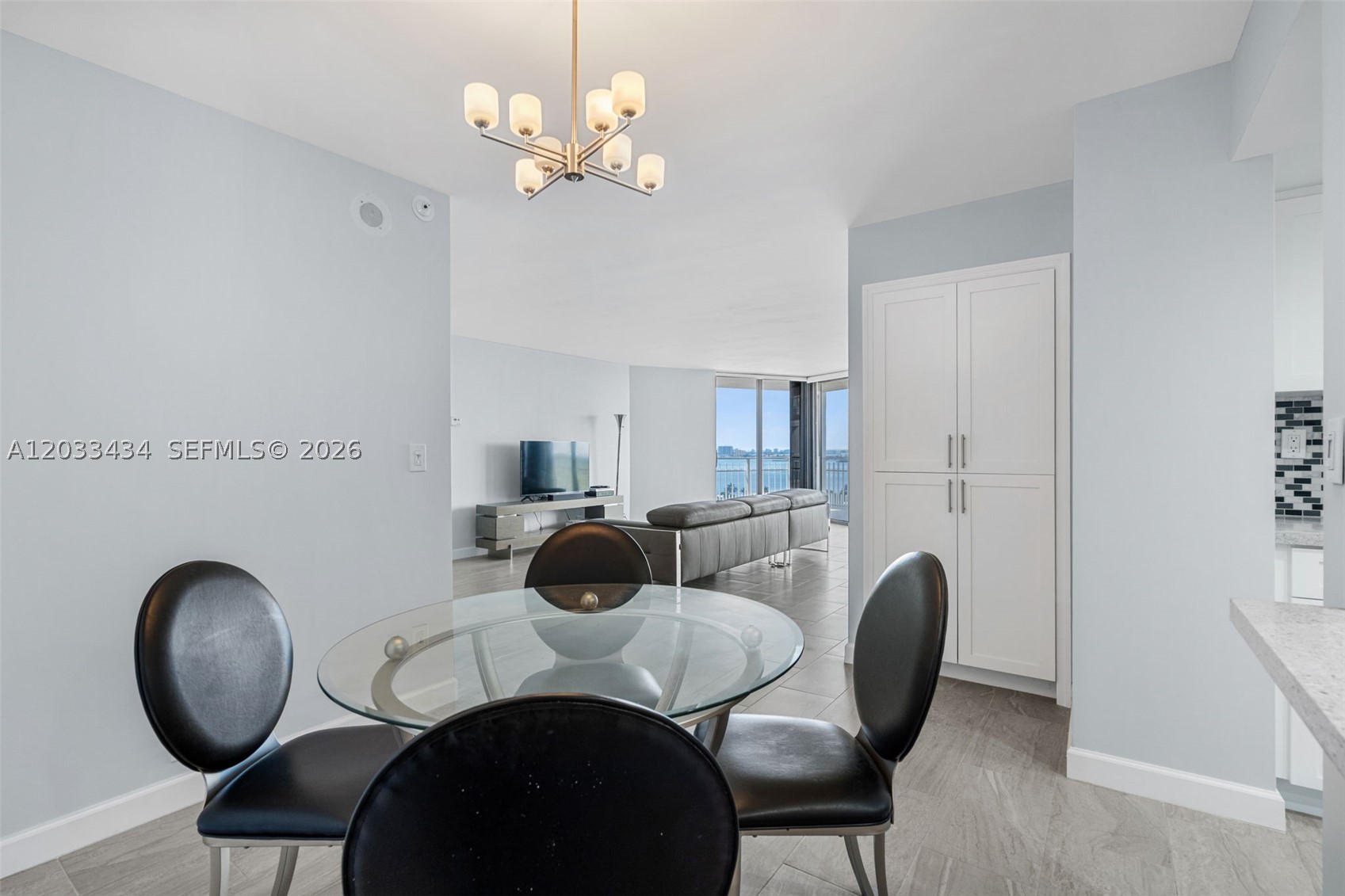 TOWERS OF QUAYSIDE CONDO - Residential