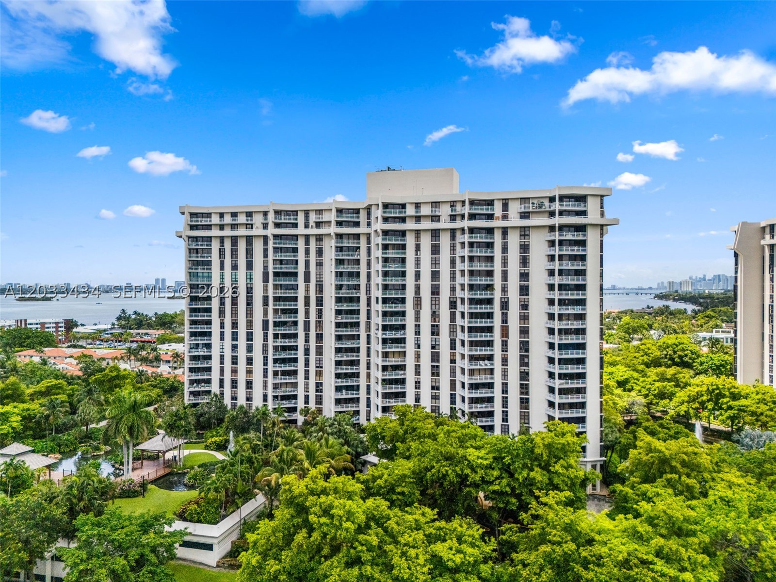 TOWERS OF QUAYSIDE CONDO - Residential