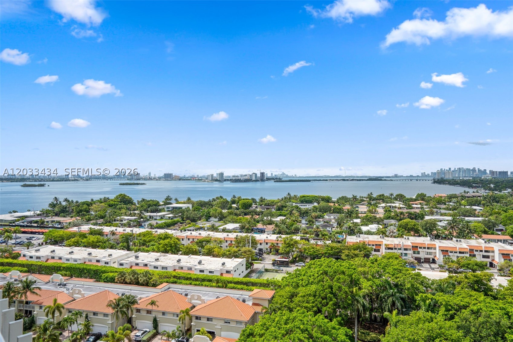 TOWERS OF QUAYSIDE CONDO - Residential