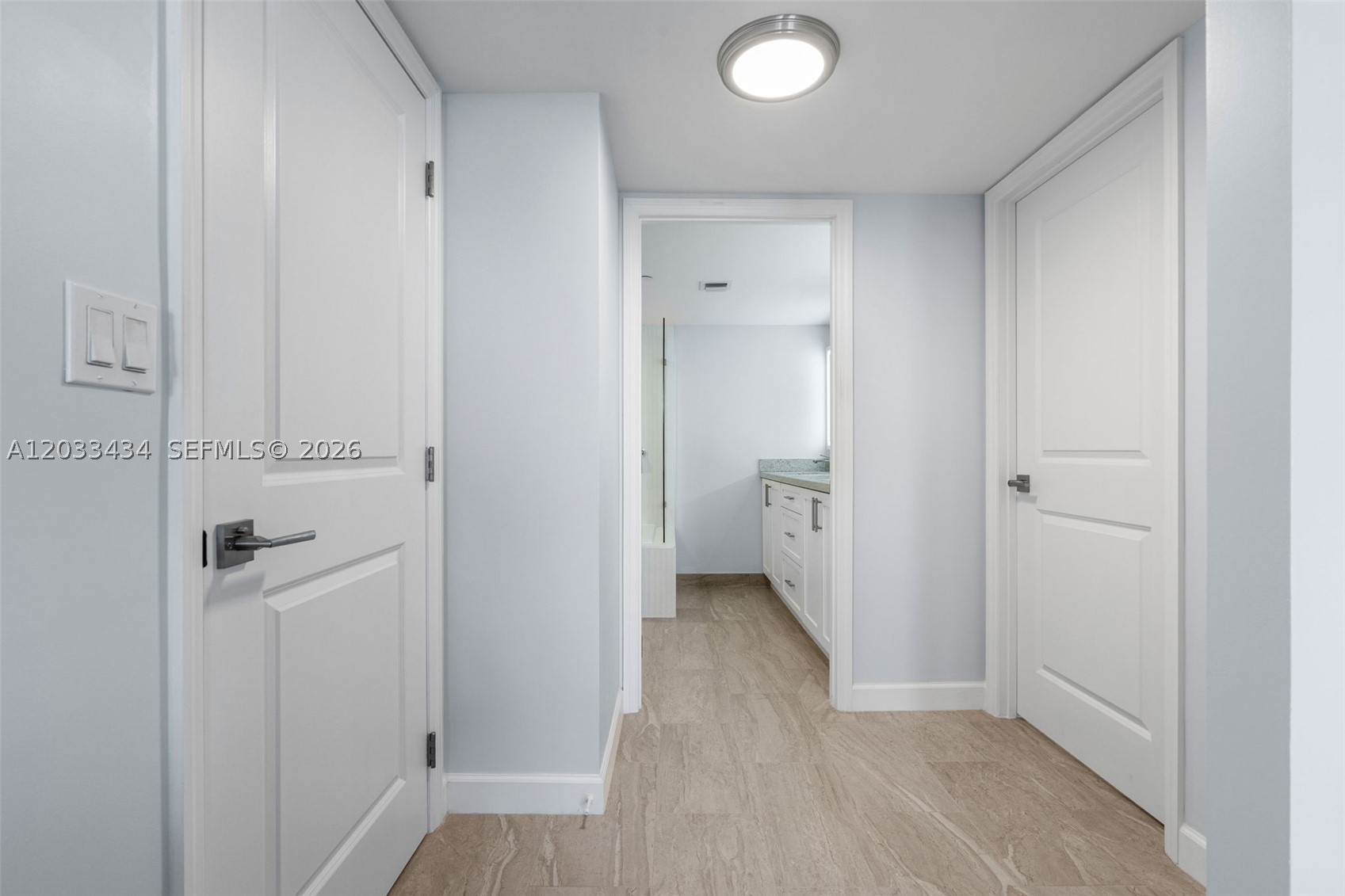 TOWERS OF QUAYSIDE CONDO - Residential