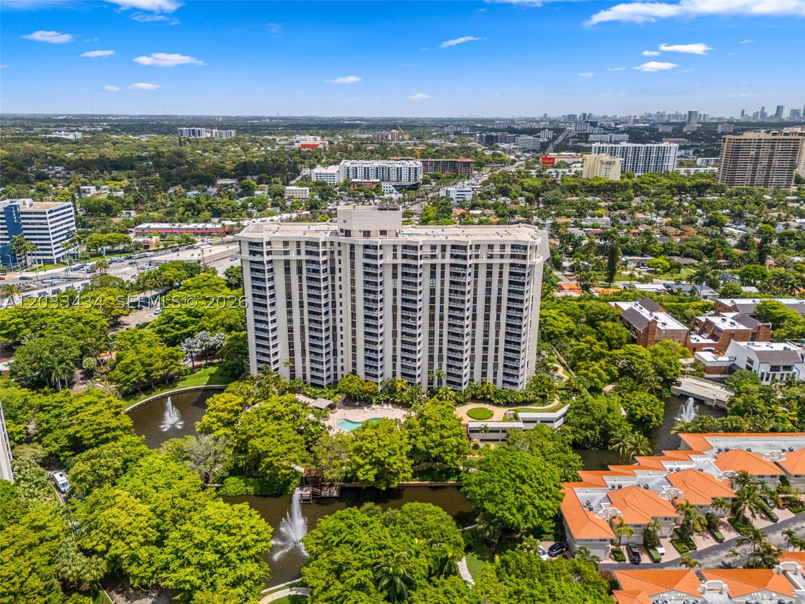 TOWERS OF QUAYSIDE CONDO - Residential