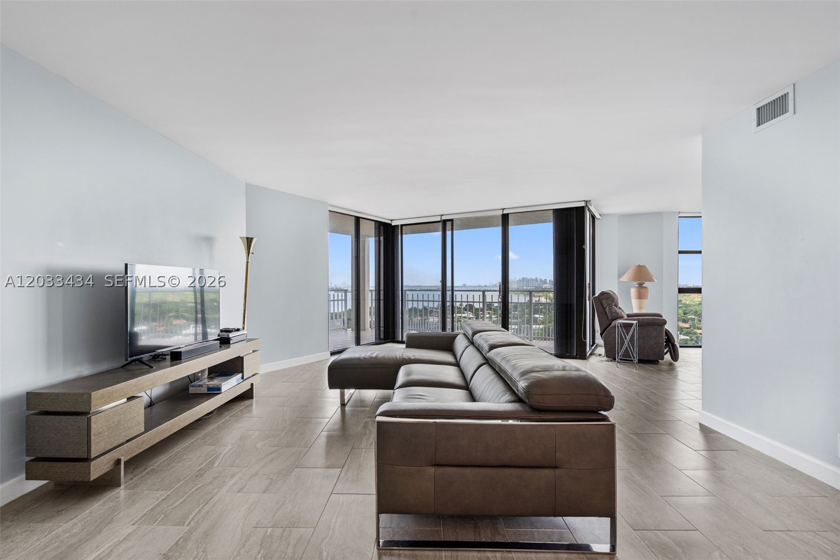 TOWERS OF QUAYSIDE CONDO - Residential