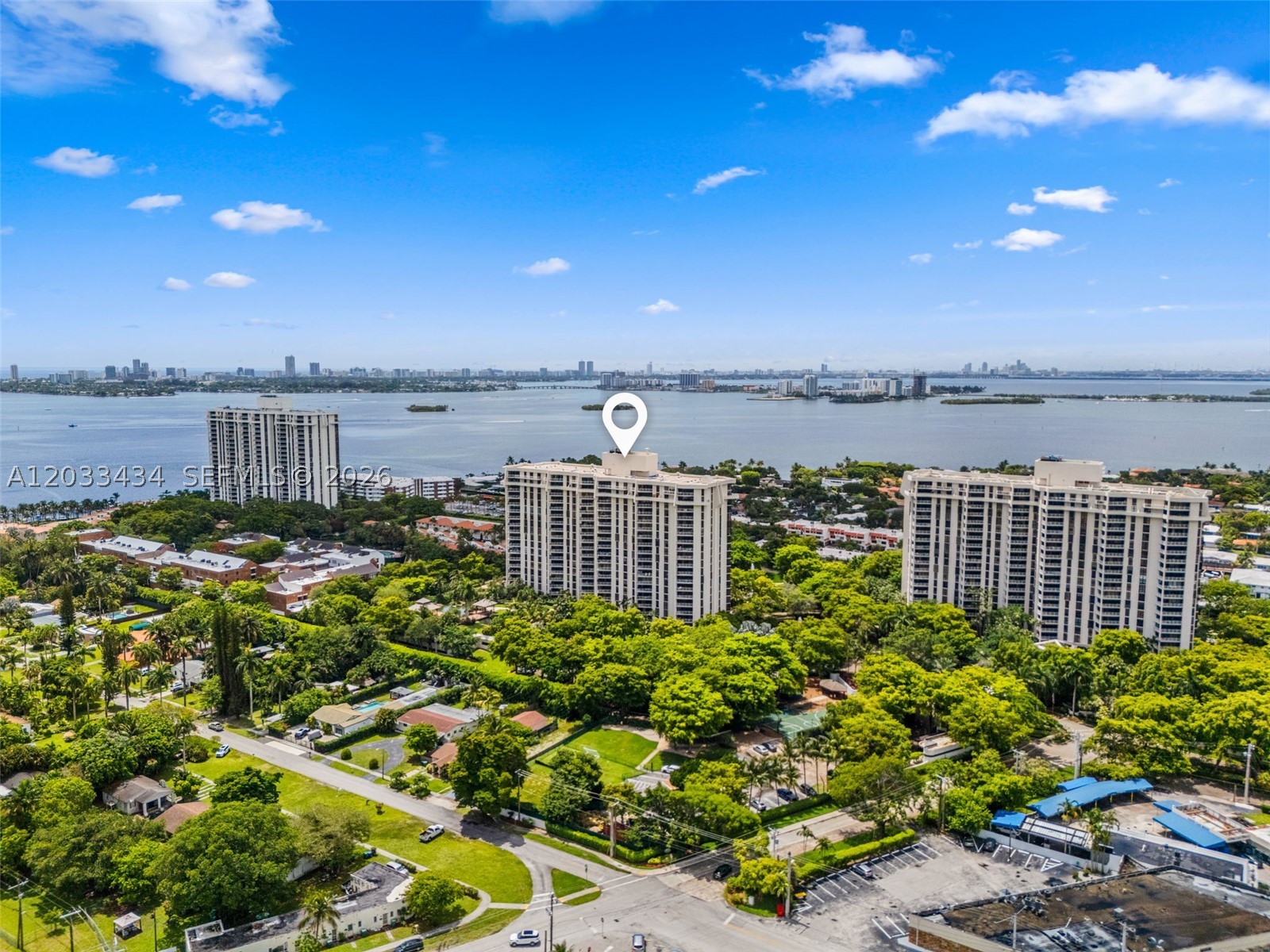TOWERS OF QUAYSIDE CONDO - Residential