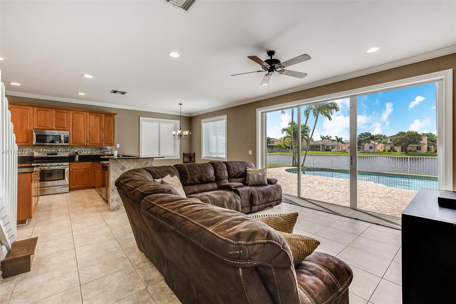 LAGUNA ISLES - Residential