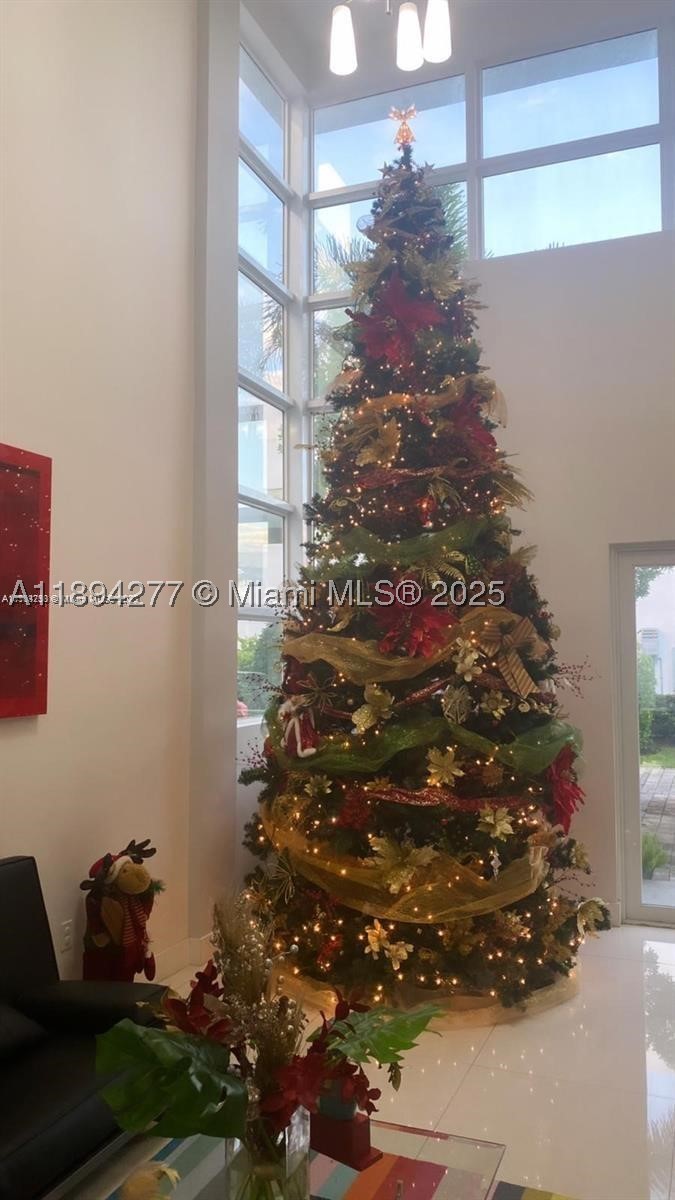 DORAL COMMONS RESIDENTIAL - Residential