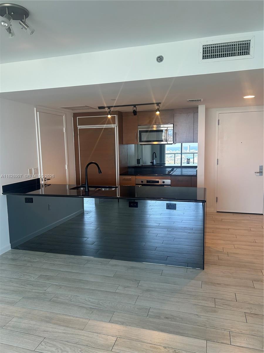 50 BISCAYNE CONDO - Residential