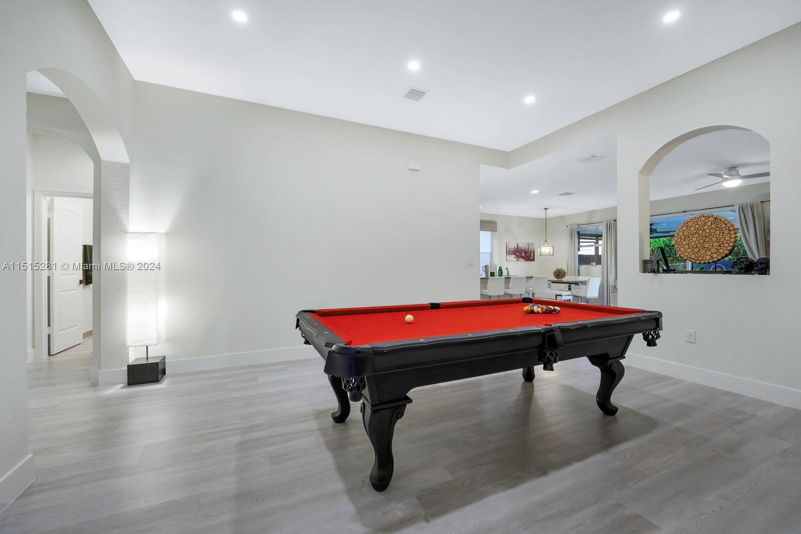 COUNTRY GARDENS SOUTH - Residential Lease