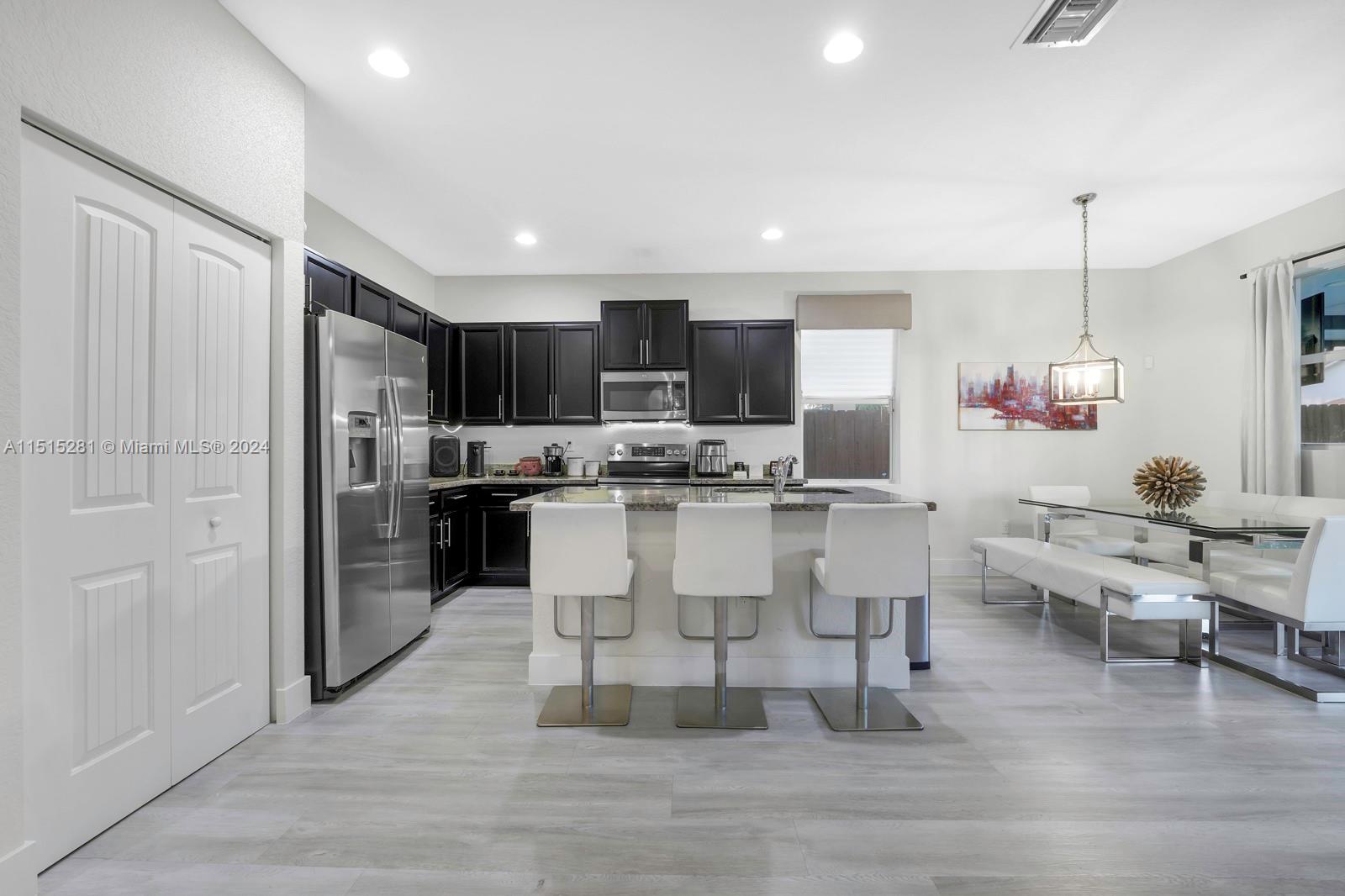 COUNTRY GARDENS SOUTH - Residential Lease