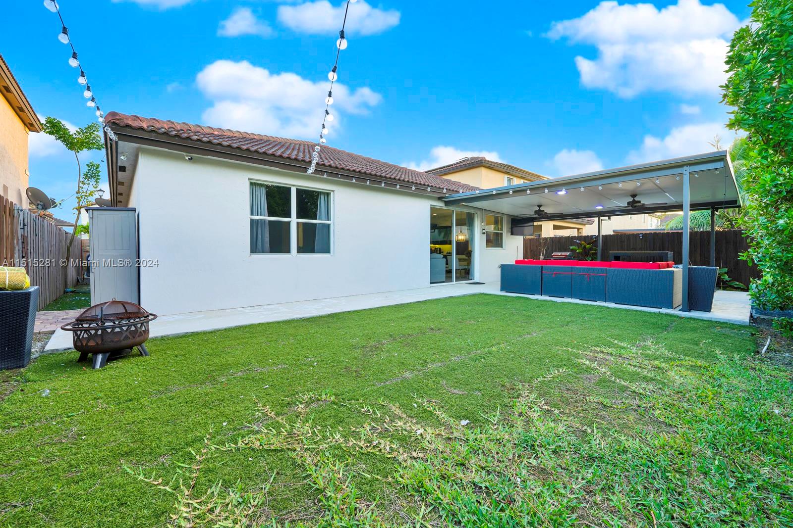 COUNTRY GARDENS SOUTH - Residential Lease