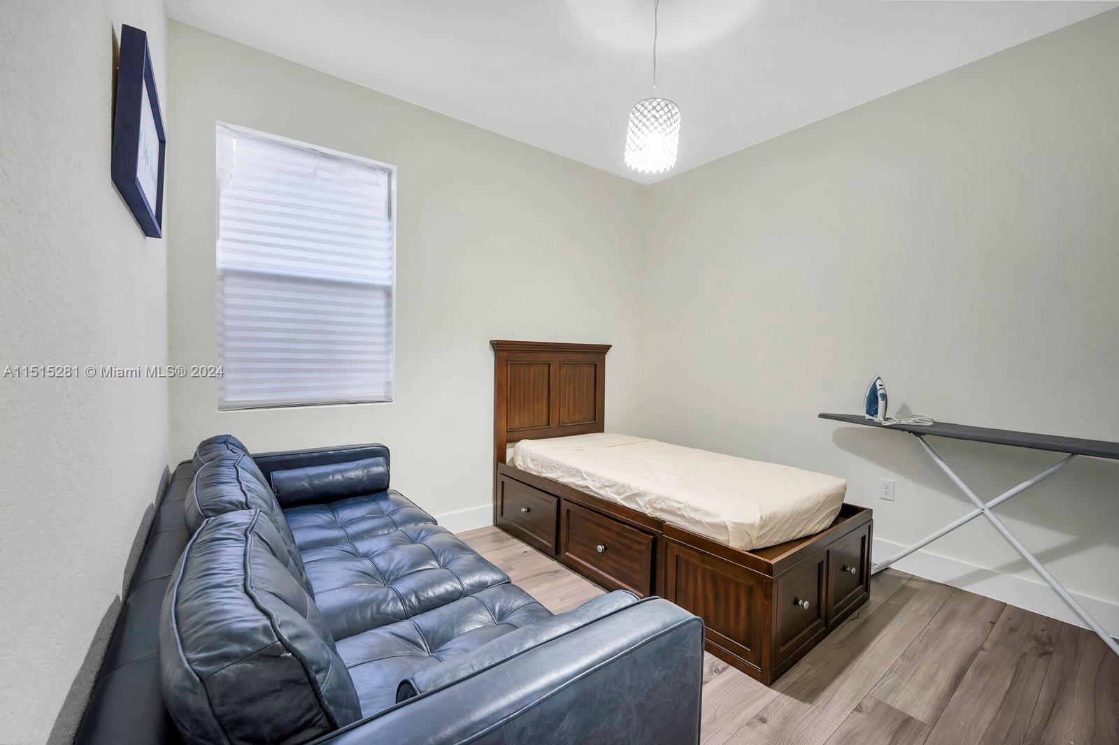 COUNTRY GARDENS SOUTH - Residential Lease