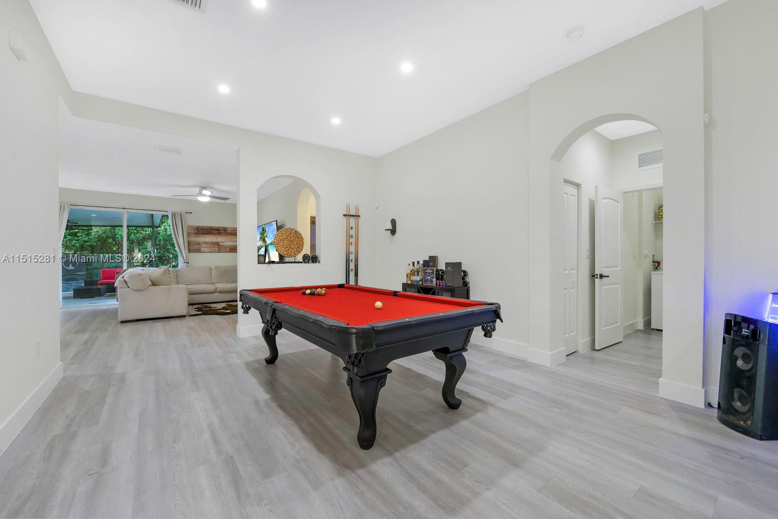 COUNTRY GARDENS SOUTH - Residential Lease