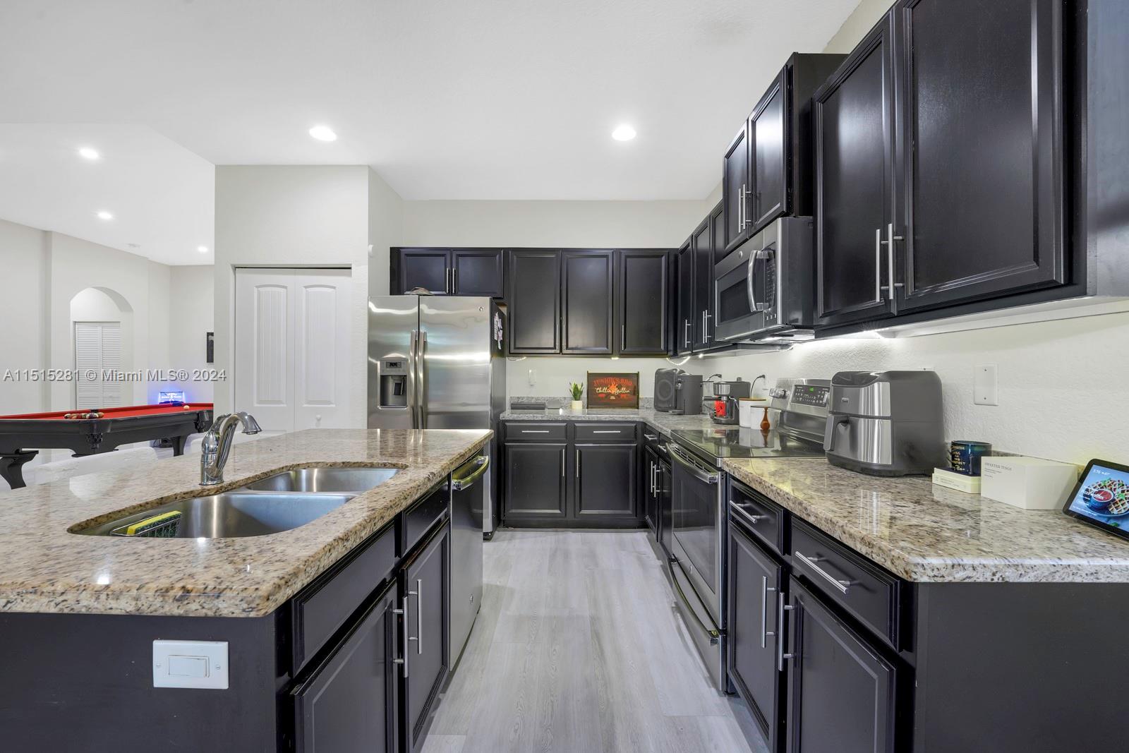 COUNTRY GARDENS SOUTH - Residential Lease