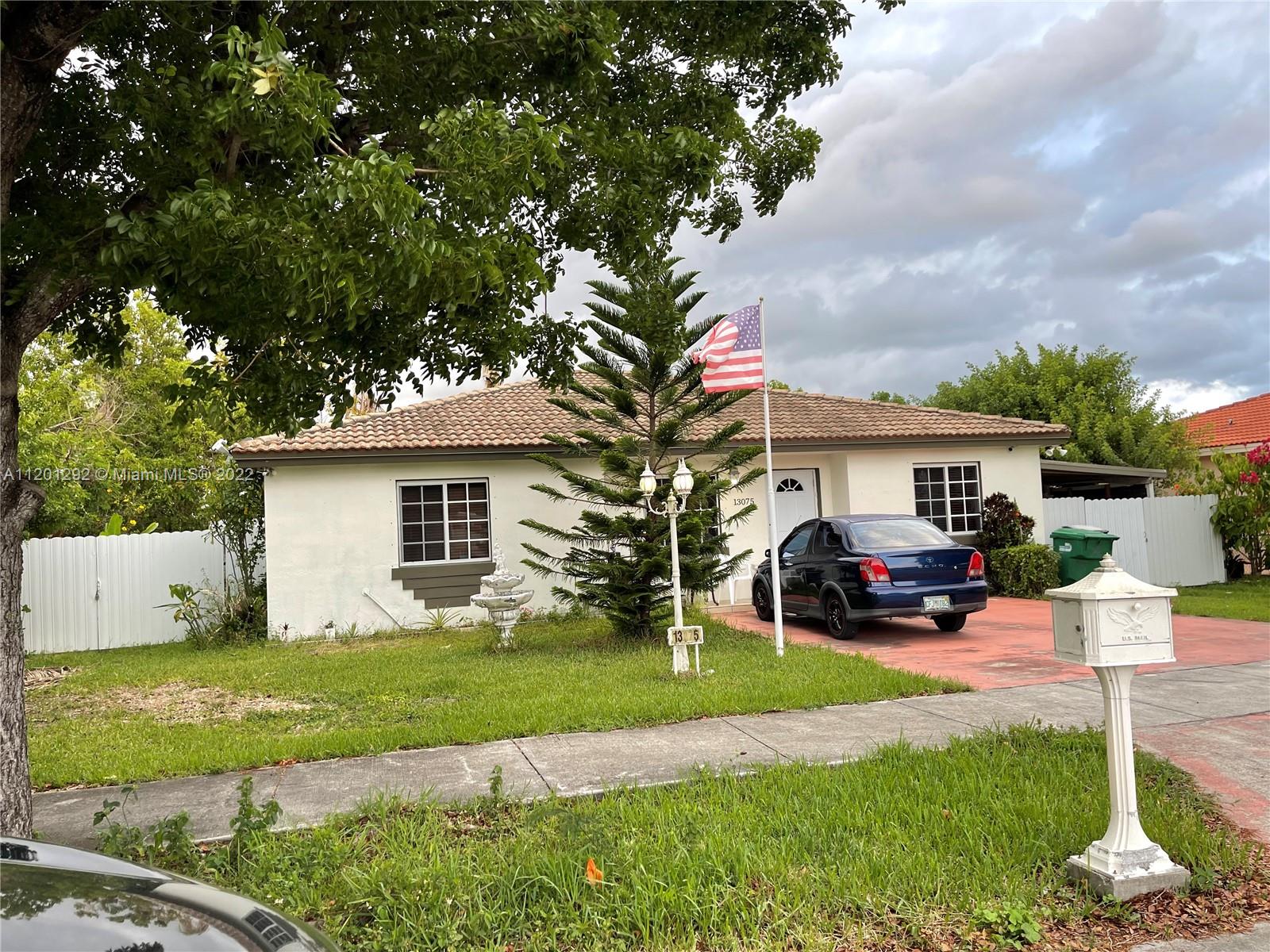 Spacious 4 bedroom/2 bathroom single story home sitting on a 8,175 sqft lot.  Great location. close to major highways, restaurants, shopping centers and more !