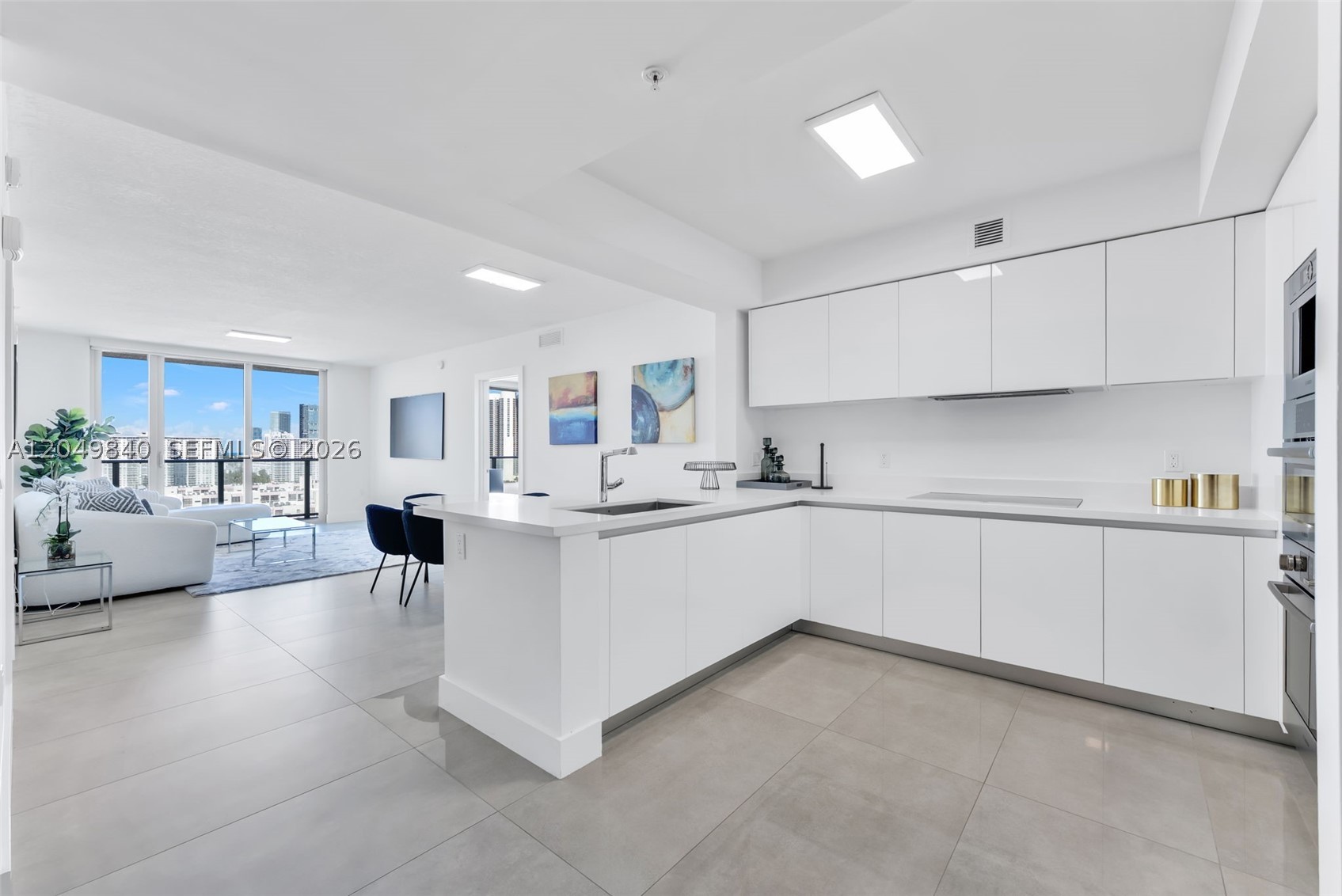 PARQUE TOWERS CONDO - Residential Lease
