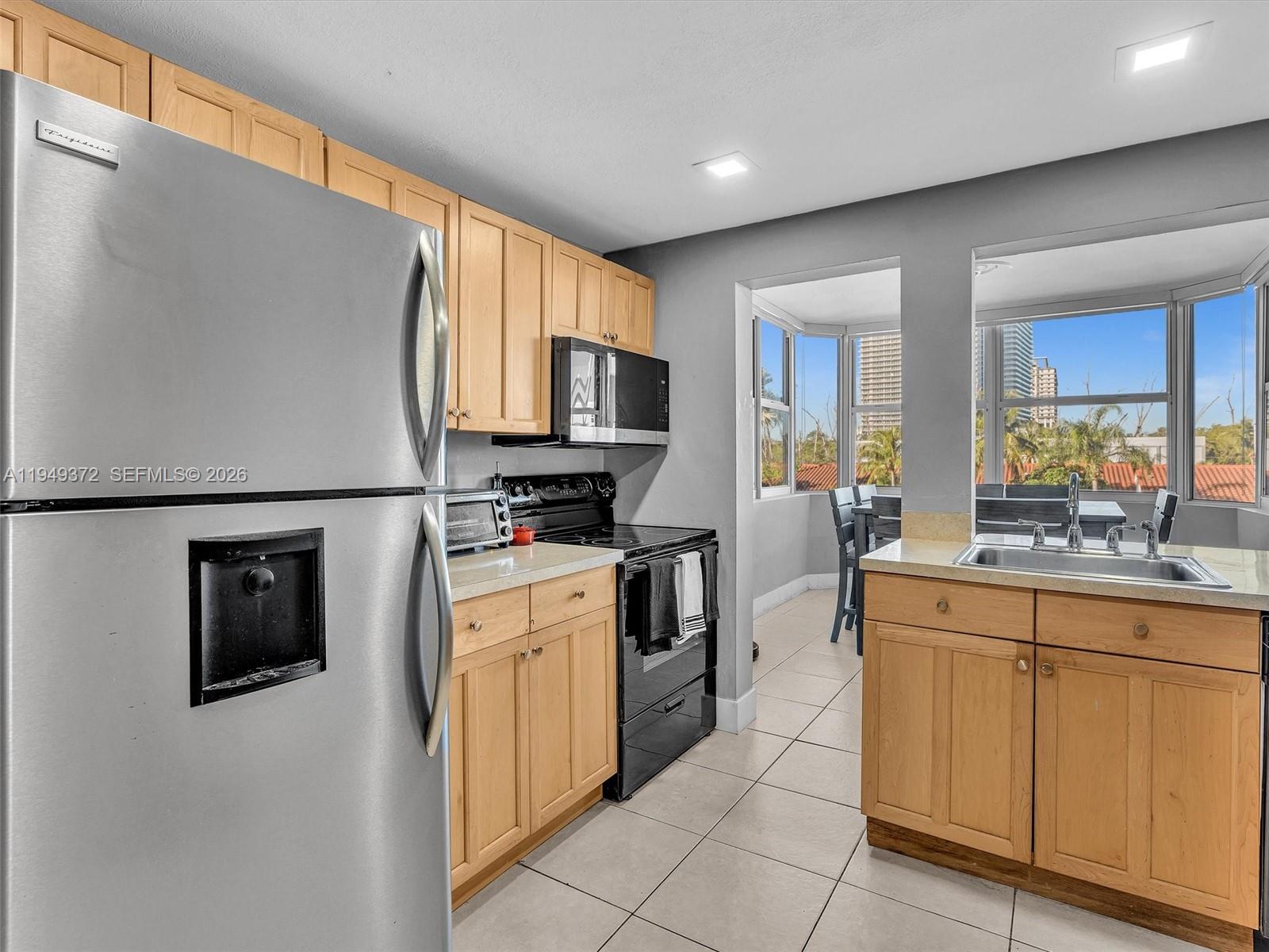 REEF WEST CONDO - Residential