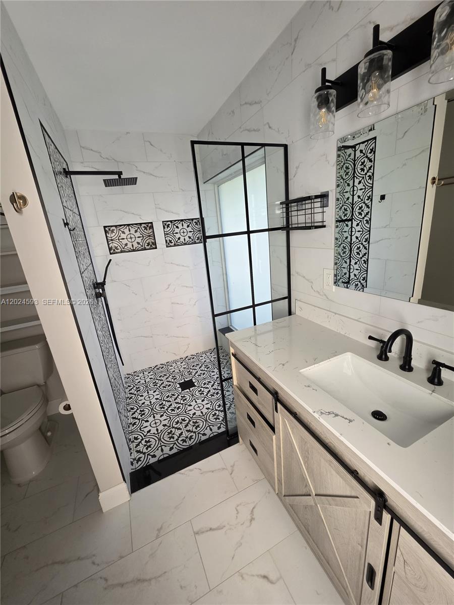 JACARANDA LAKES SEC 1 - Residential Lease
