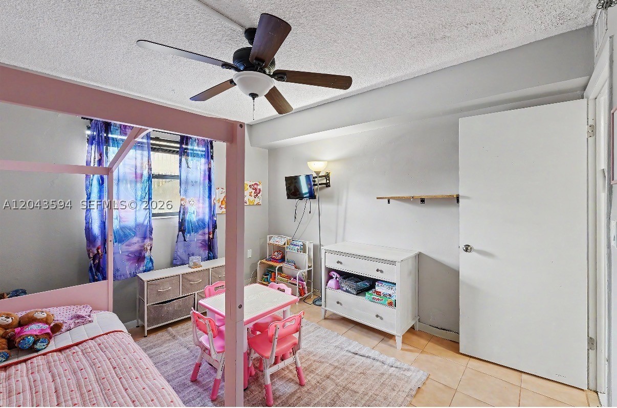 PLANTATION CLUB B CONDO - Residential