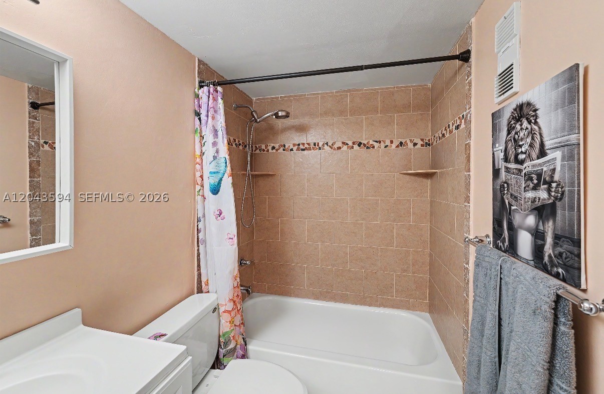 PLANTATION CLUB B CONDO - Residential