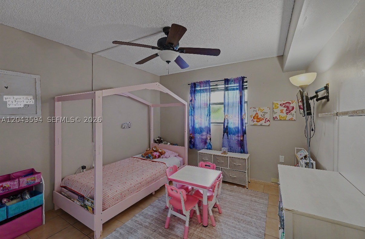 PLANTATION CLUB B CONDO - Residential