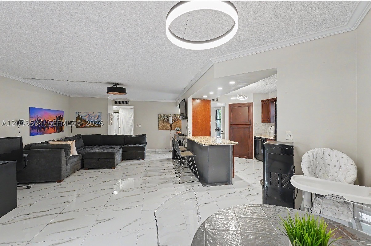 PLANTATION CLUB B CONDO - Residential