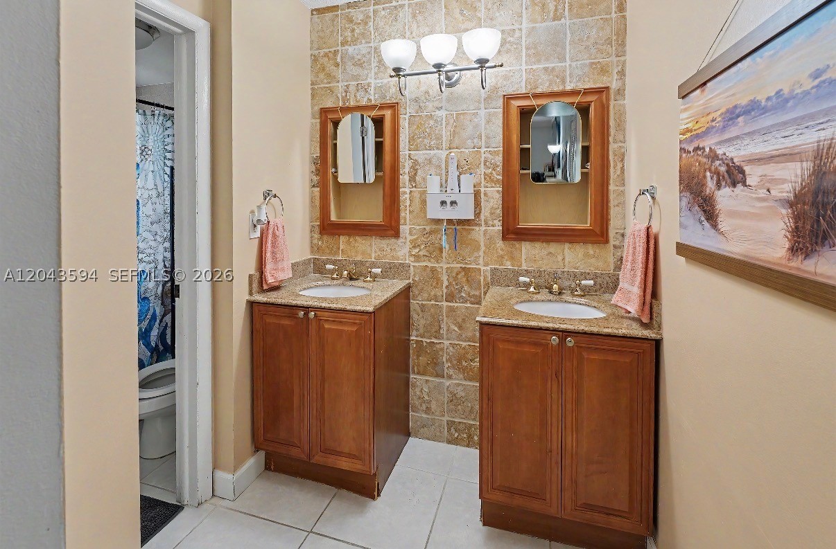 PLANTATION CLUB B CONDO - Residential