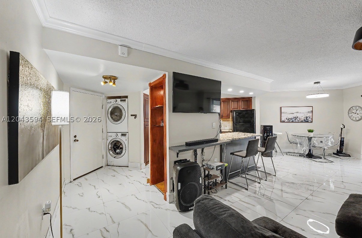 PLANTATION CLUB B CONDO - Residential