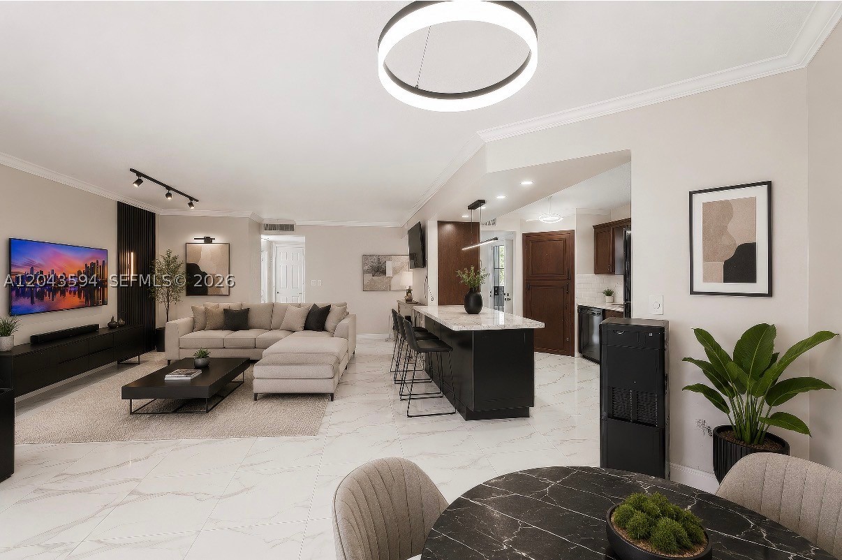 PLANTATION CLUB B CONDO - Residential