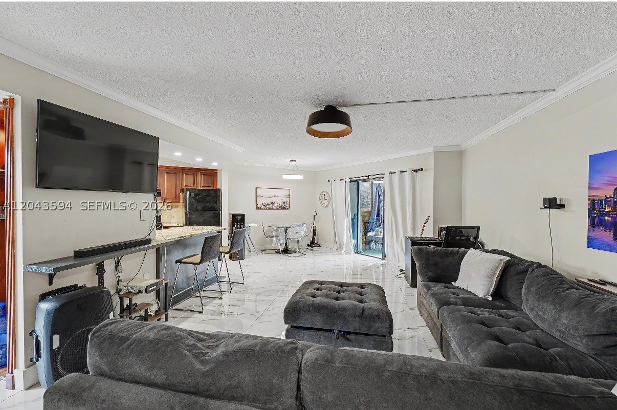 PLANTATION CLUB B CONDO - Residential
