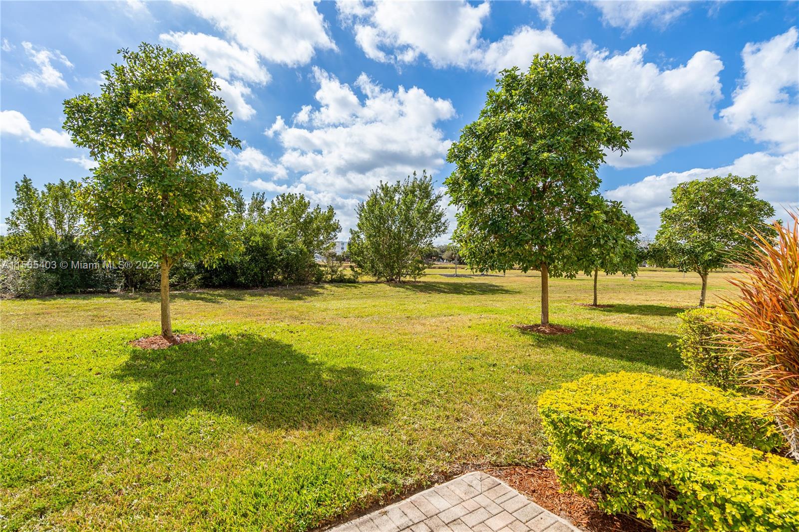 CHAMPION LAKES - Residential Lease