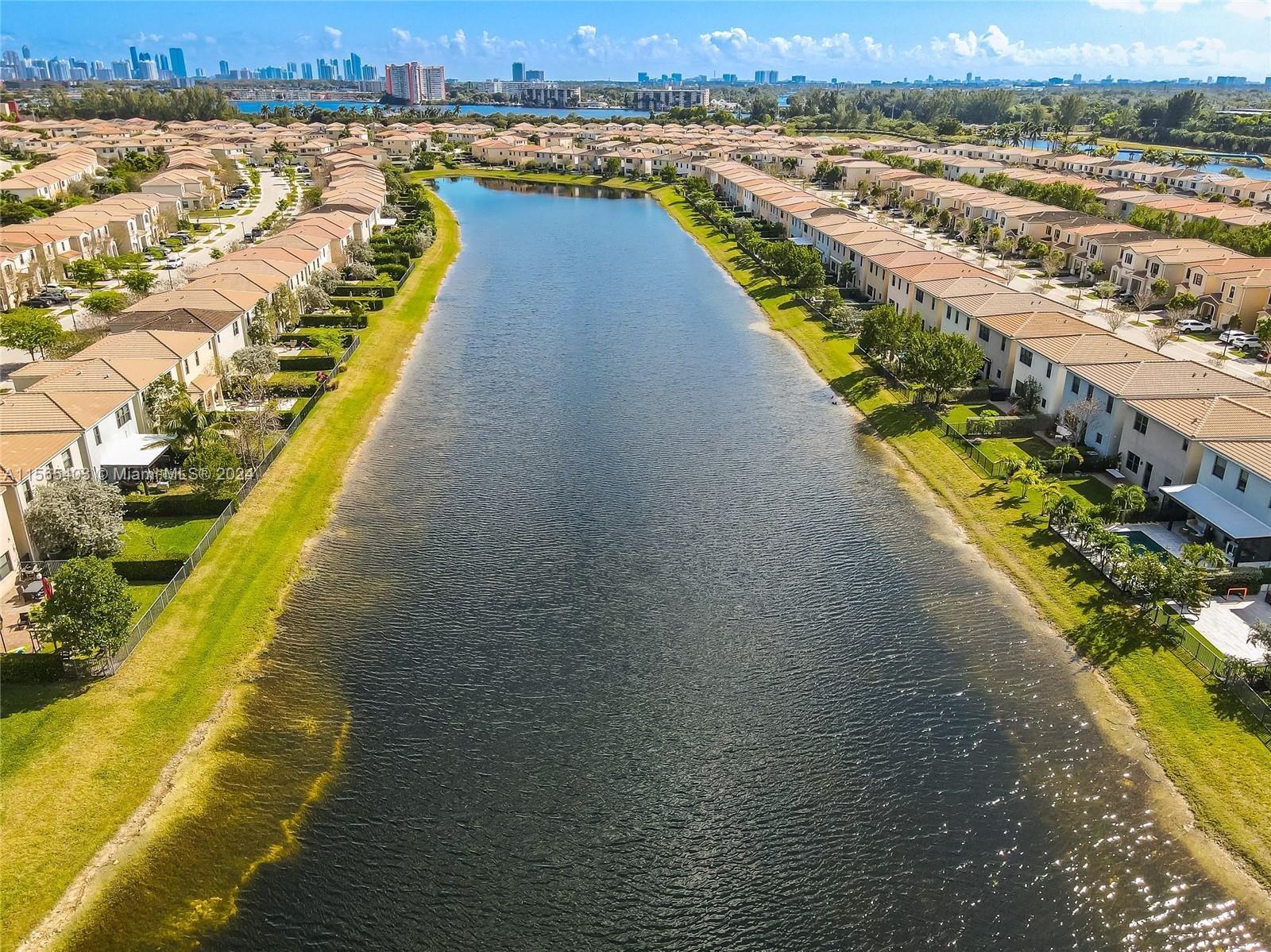 CHAMPION LAKES - Residential Lease
