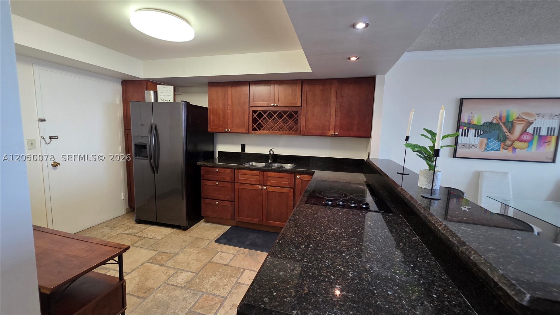 BUCKLEY TOWERS CONDO - EA - Residential Lease