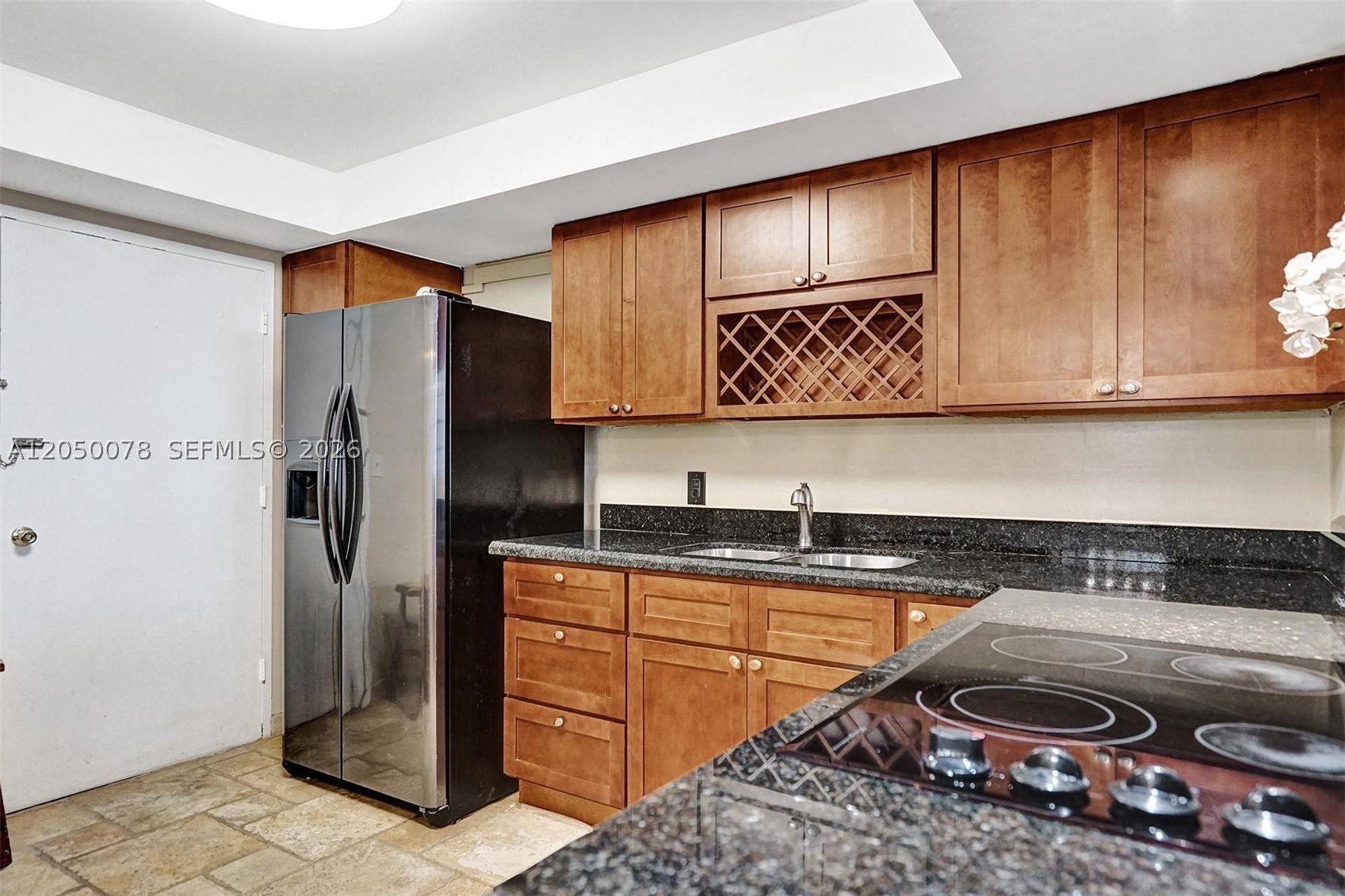BUCKLEY TOWERS CONDO - EA - Residential Lease