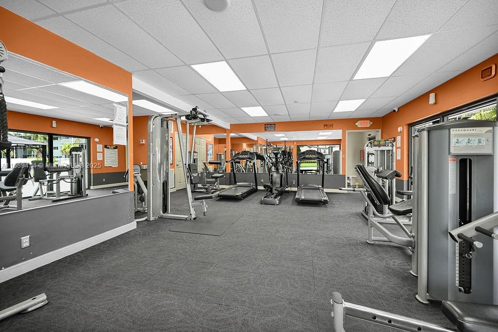 HILLCREST COUNTRY CLUB AP - Residential