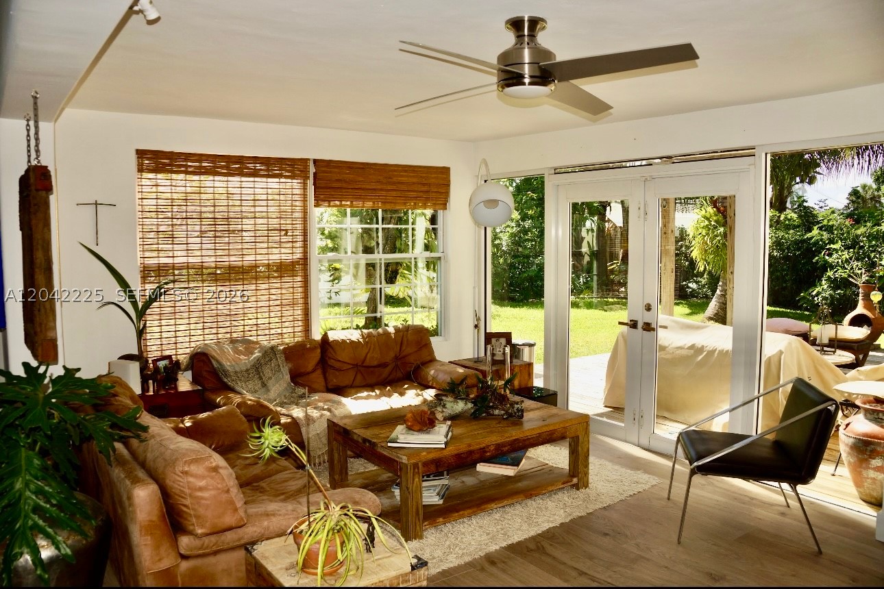 BOCA RATON SQUARE UNIT 8 - Residential