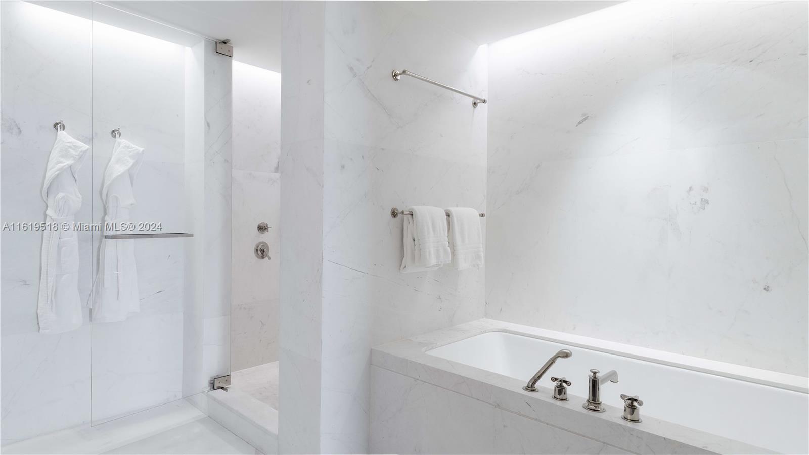 SURF CLUB CONDO - Residential