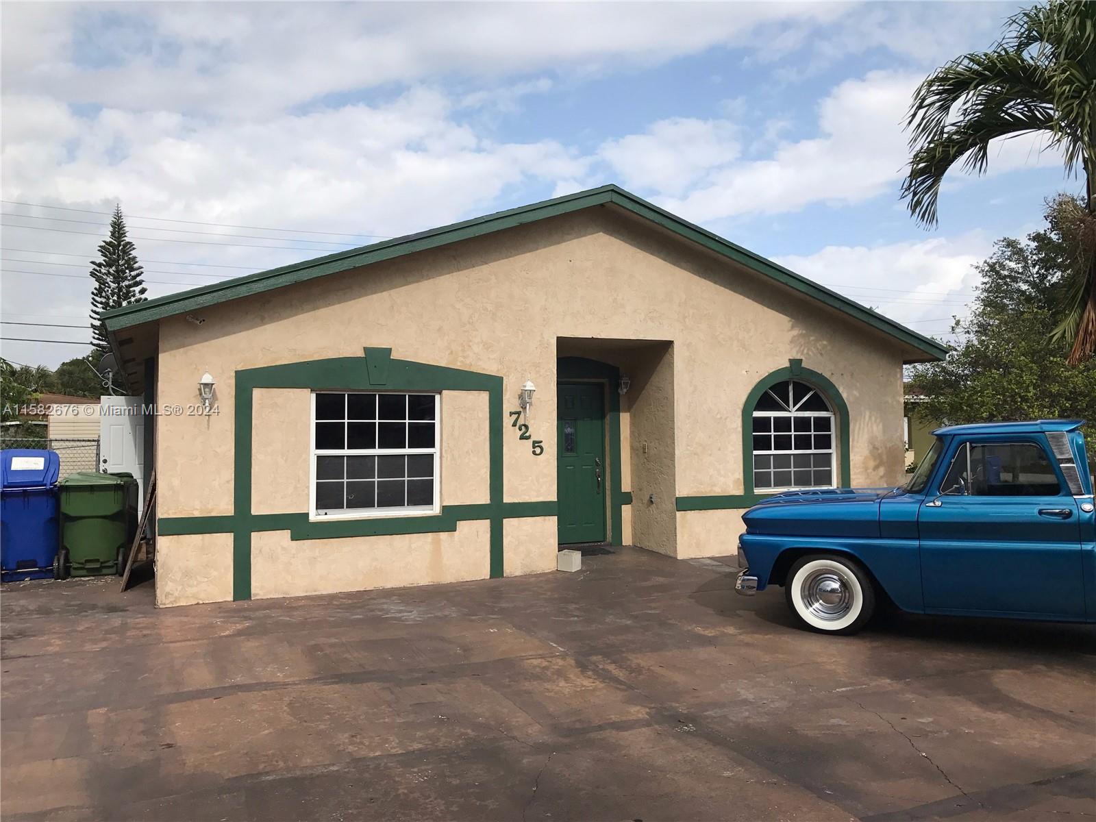 No HOA • 5 bed / 2 bath single-family home • Rented for $3,526/month • The rental income is supported by a government housing assistance program (as of Jun: $3,262 government / $264 tenant) • Long-term tenant in place since June 2019 • Lease renews 07/31/2026 • Spacious lot of 6,003 sqft.

• This property is uniquely qualified for a special program • Exclusive lender incentive: 1 point off the rate with my lender (e.g., if the market rate is 6%, you can get 5% with no points, plus appraisal and mortgage insurance covered for primary residents)
• Current management company available for seamless transition
• Please do not disturb tenant or knock on the door