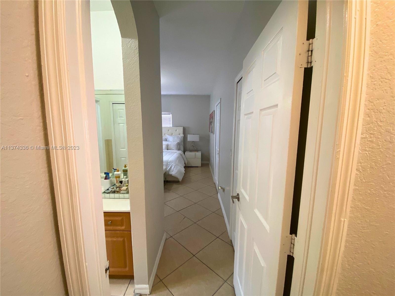ROYALTON SUB - Residential
