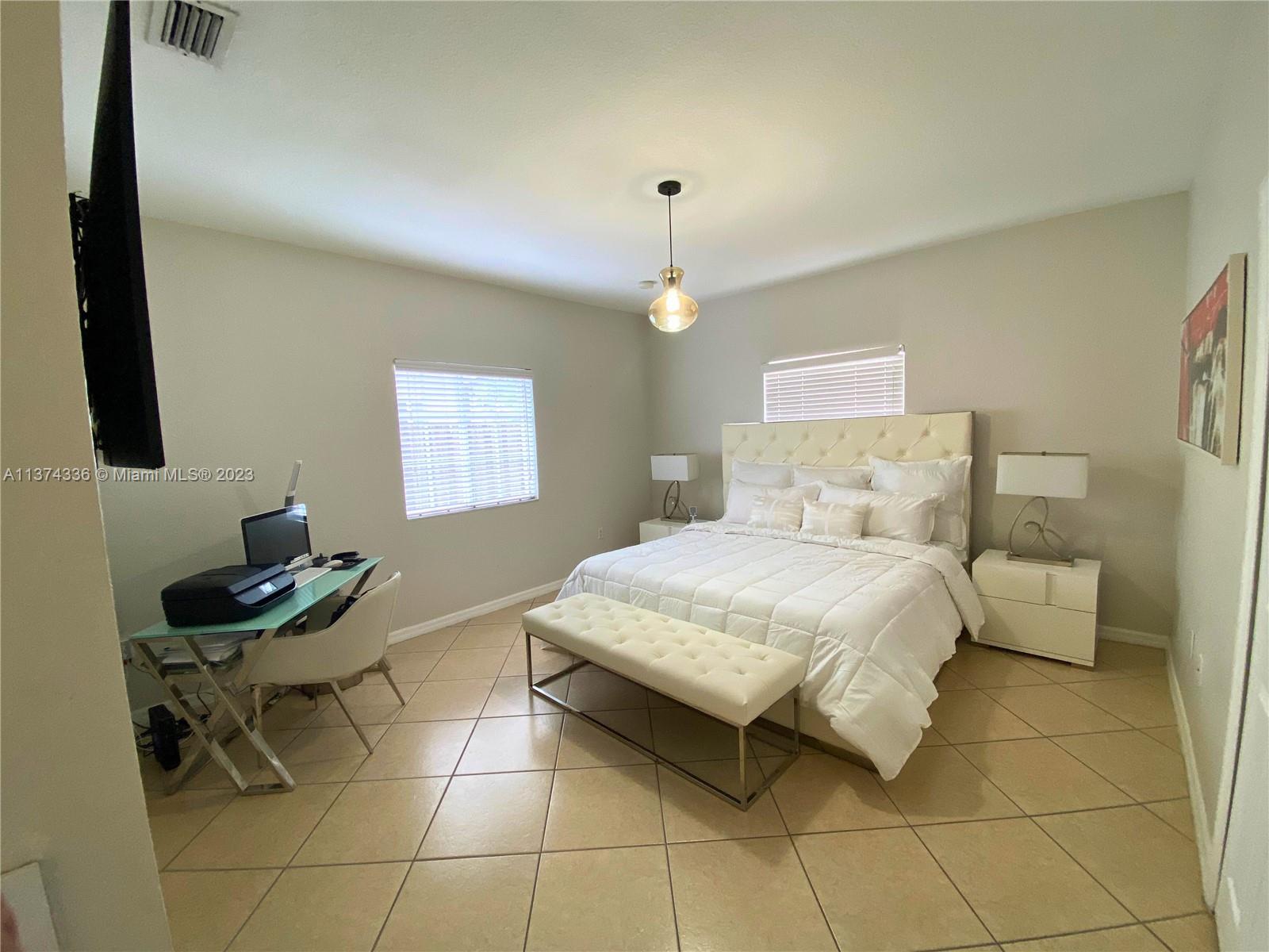 ROYALTON SUB - Residential