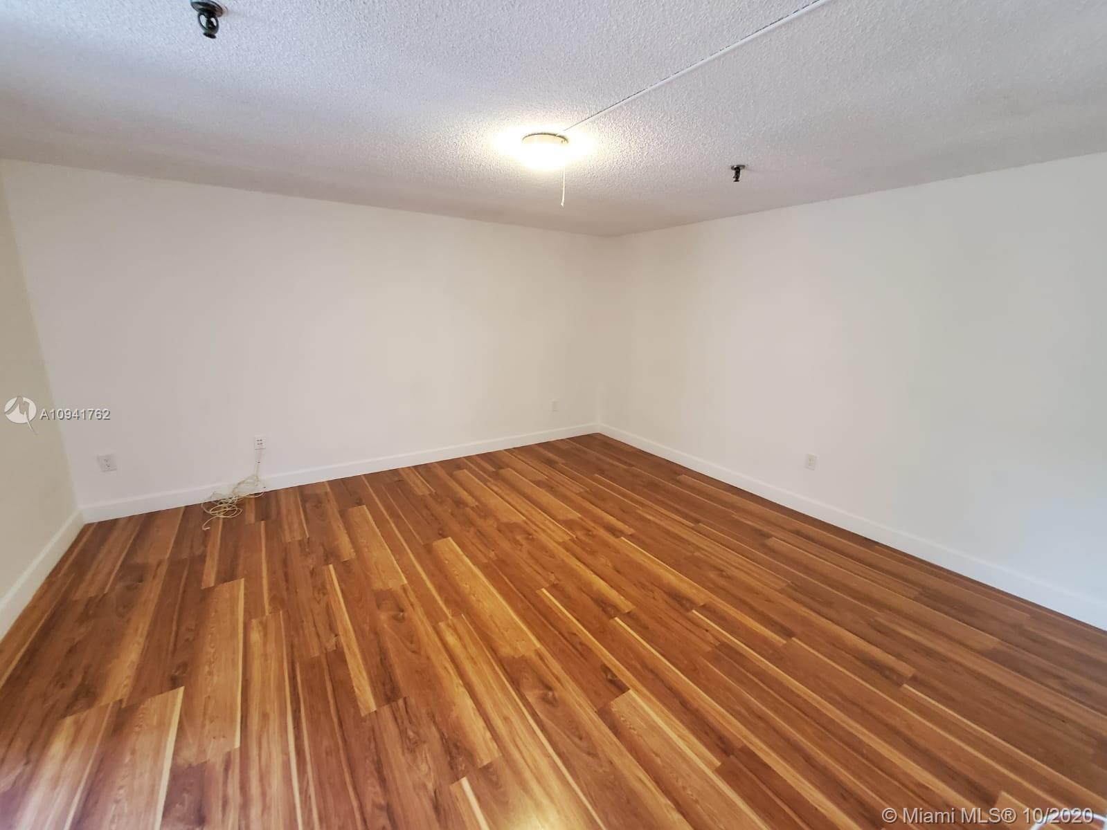 COCO WOOD CONDO - Residential