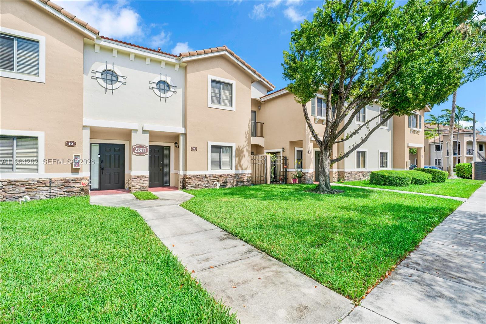 THE COURTS AT BAYSHORE I - Residential
