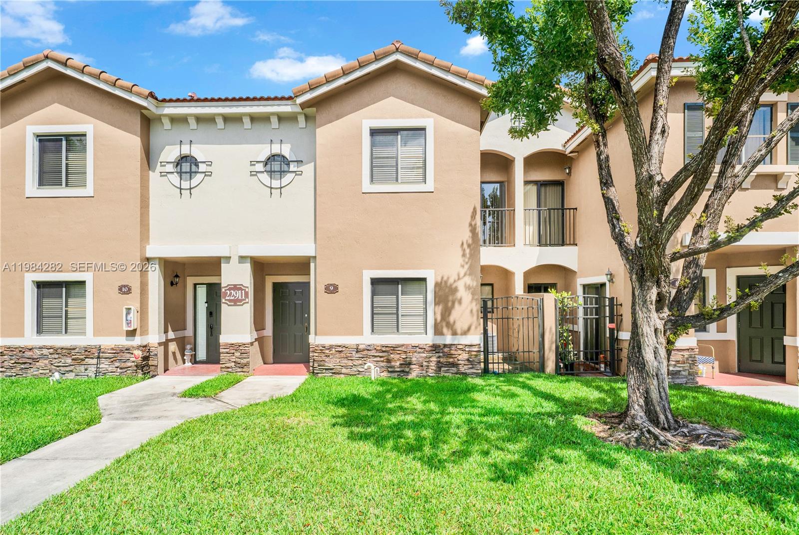 THE COURTS AT BAYSHORE I - Residential