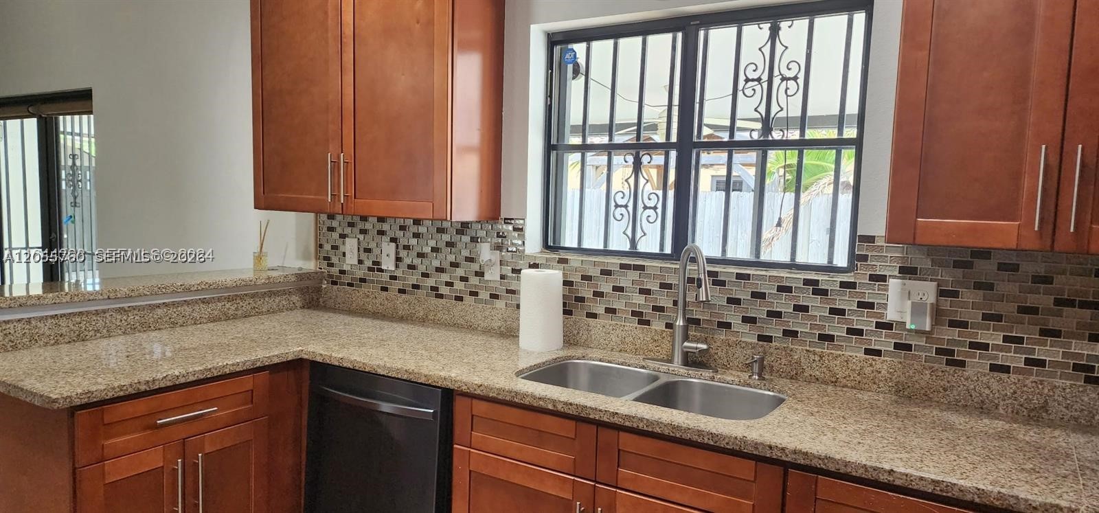 VILLA LAS ROSAS - Residential Lease