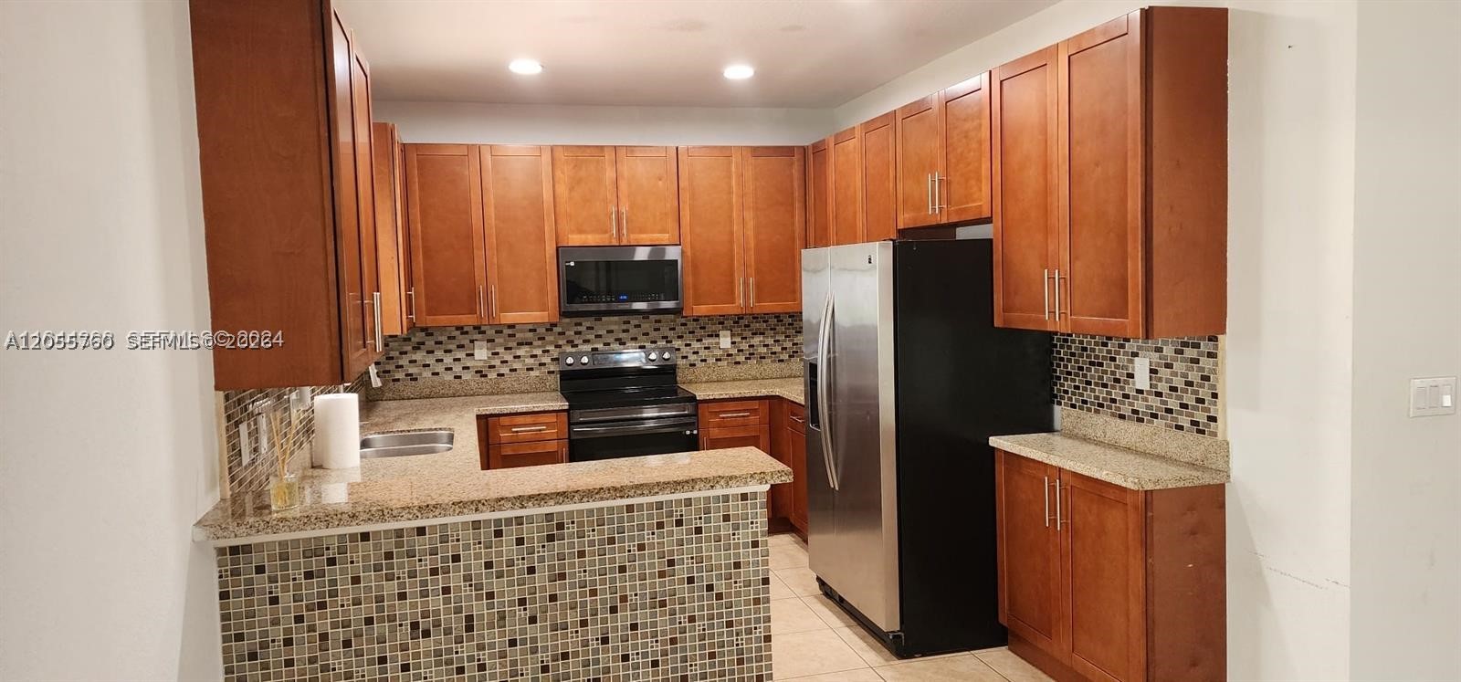 VILLA LAS ROSAS - Residential Lease