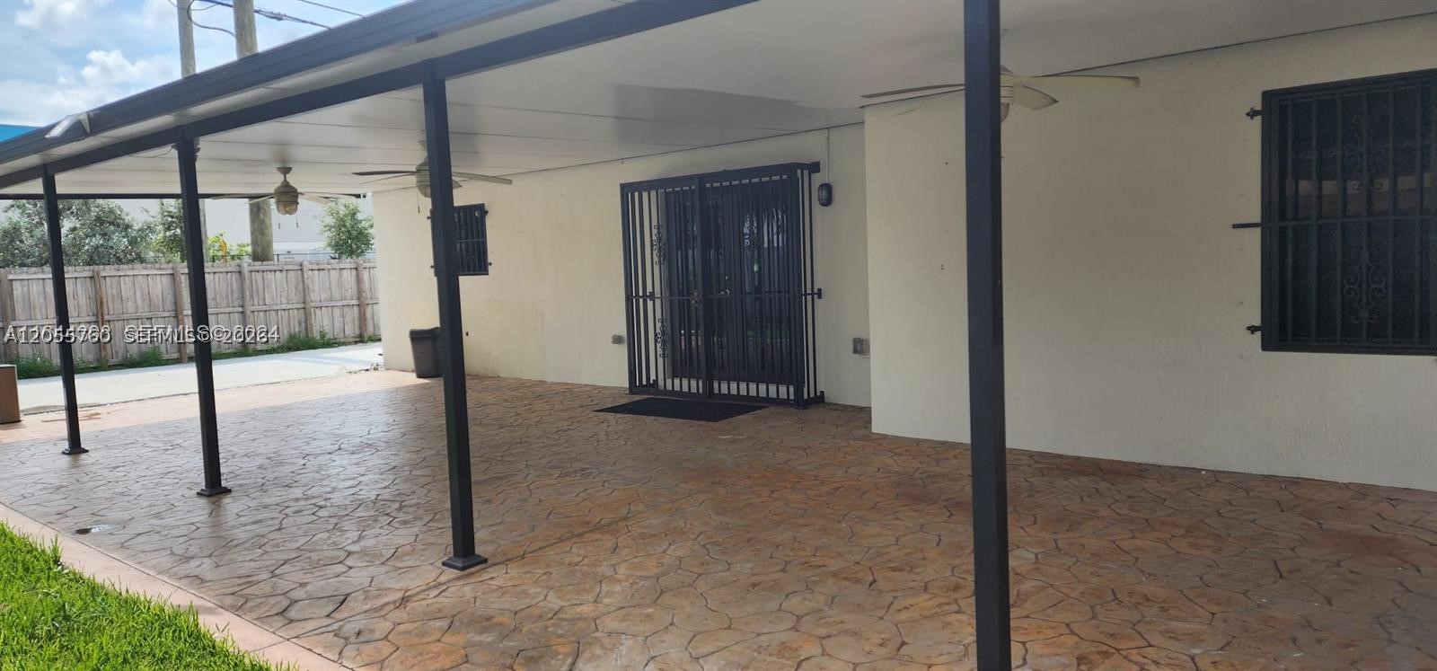 VILLA LAS ROSAS - Residential Lease