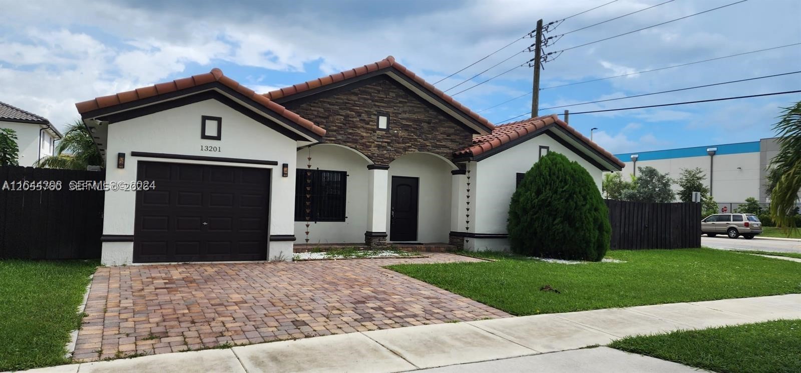 VILLA LAS ROSAS - Residential Lease