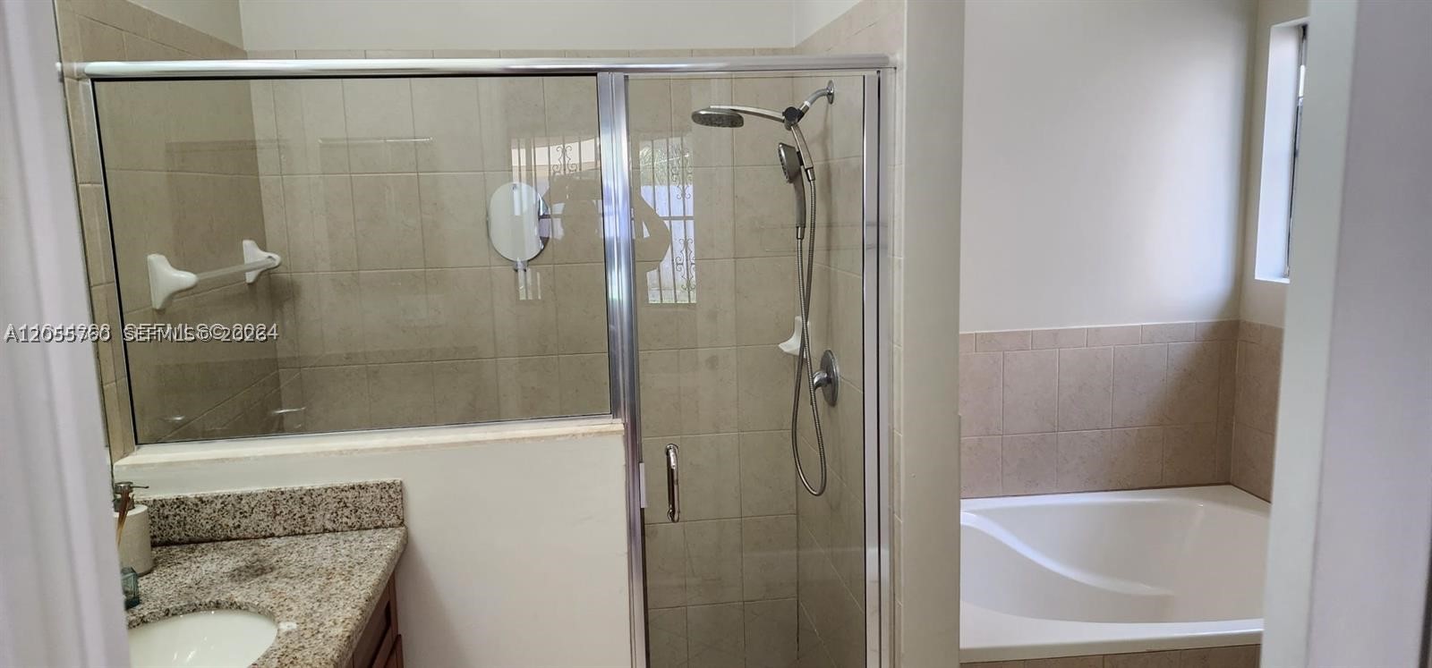 VILLA LAS ROSAS - Residential Lease