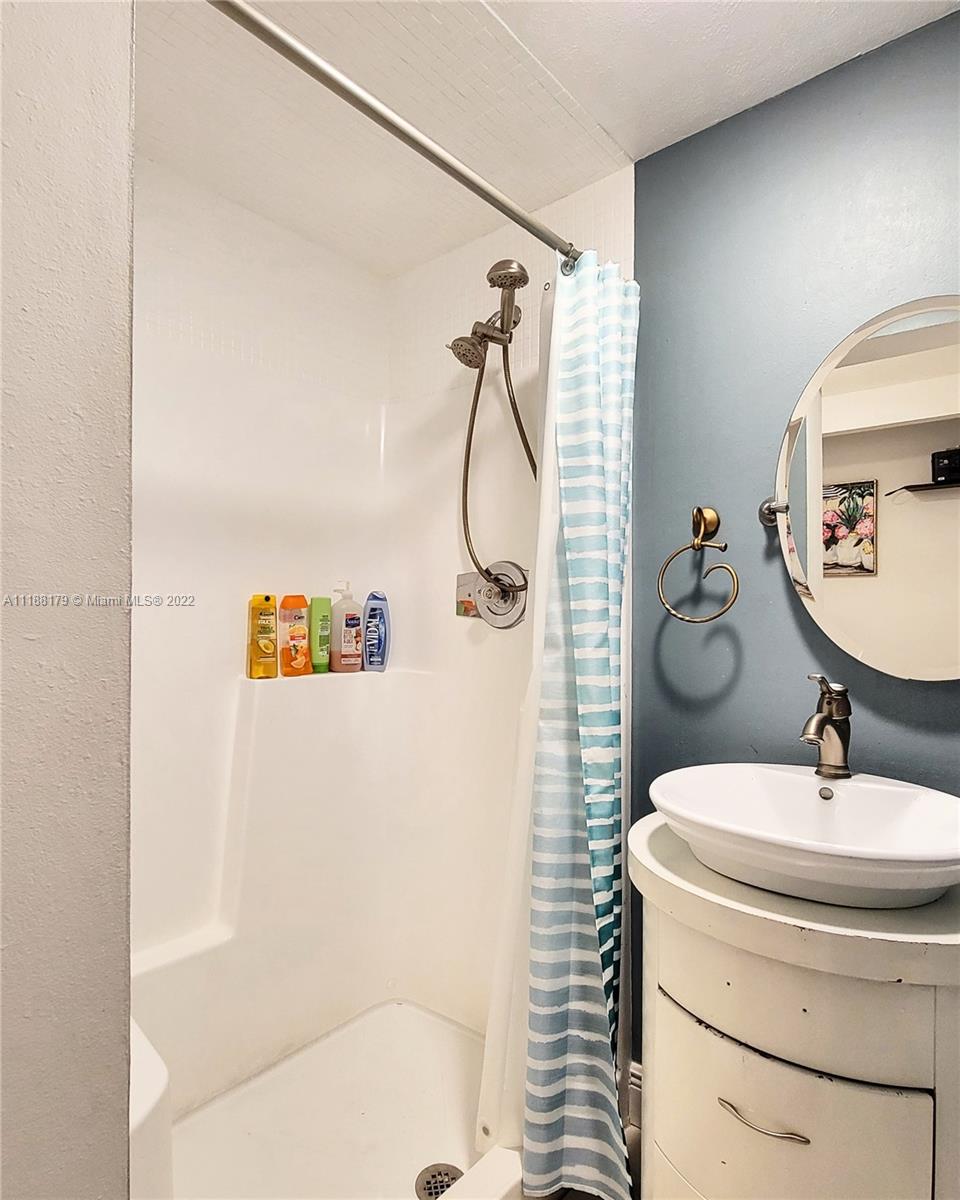HILLSBORO HEIGHTS - Residential Lease