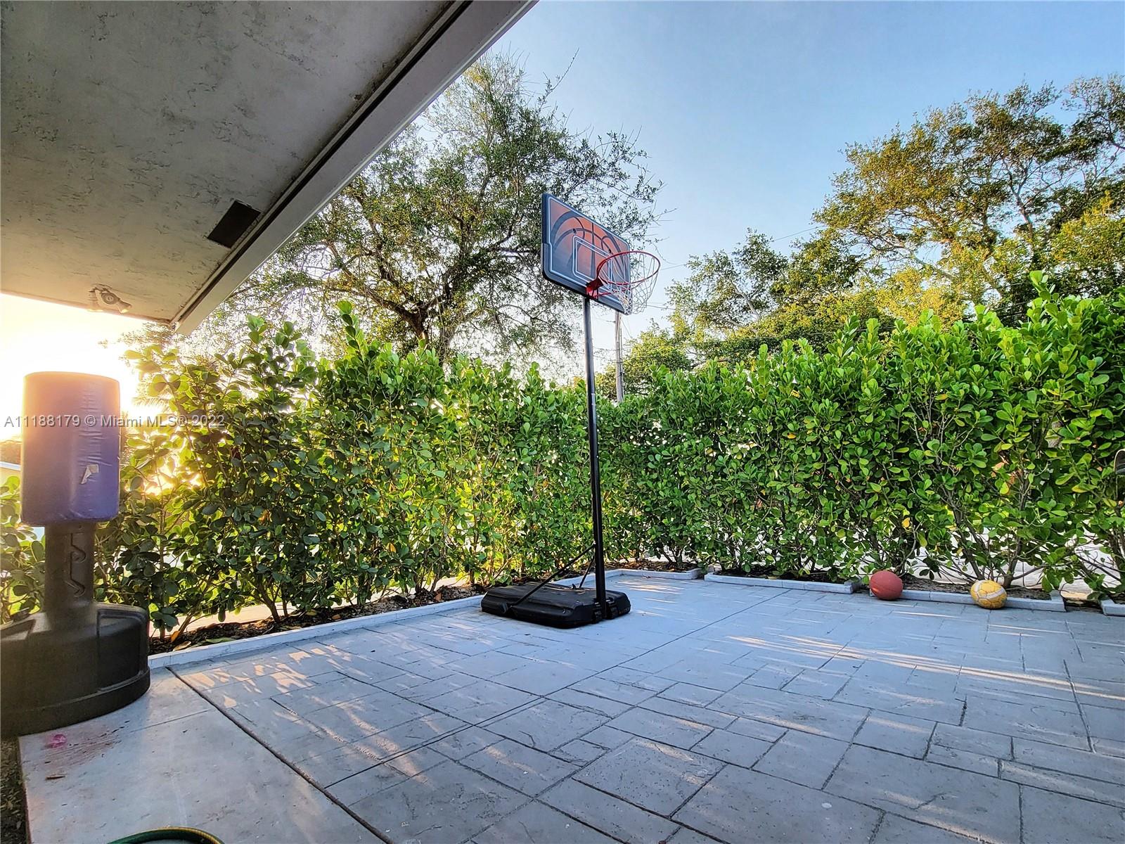 HILLSBORO HEIGHTS - Residential Lease