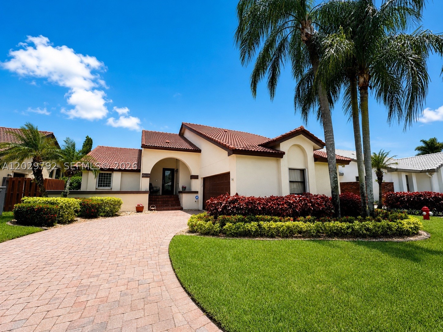 COUNTRY ISLES - Residential
